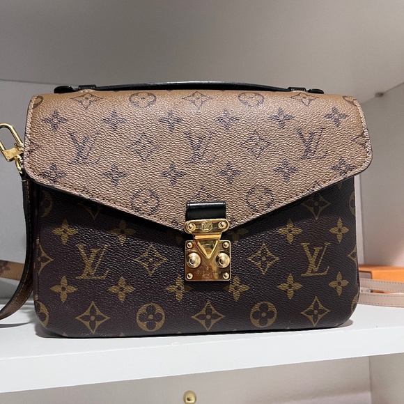 Neverfull MM Monogram Mid Size Cherry Red Tote | LOUIS VUITTON ® Louis Vuitton purse